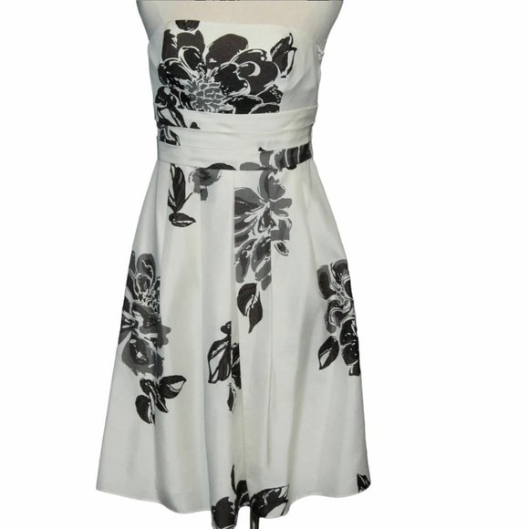 Ann Taylor Dresses & Skirts - Ann Taylor Vintage Y2K Black and White Floral Strapless Silk Cocktail Dress